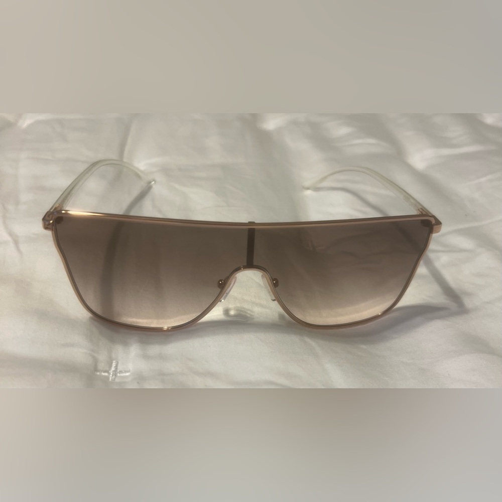 Chic Oversized Rose Gold Michael Kors Sunglasses comes with sunglasses case
